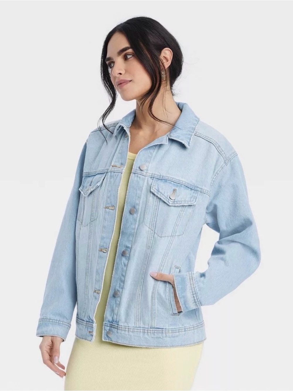 Universal Thread Light Wash Denim Trucker Jacket in Pale Blue- Medium (8-10) NWT